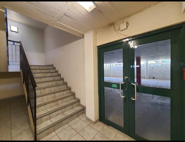 2,431M² OFFICE TO LET IN HALFWAY HOUSE